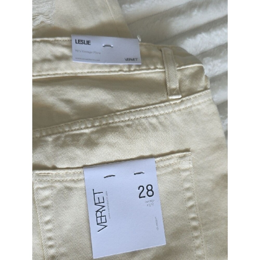 0010 Vervet Women's Cream Distressed 90's Vintage Flare Jeans; size 28 - Picture 2 of 3